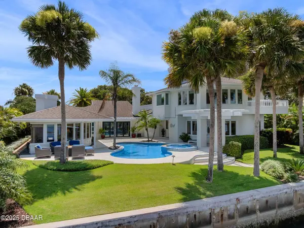 1215 Commodore DR, New Smyrna Beach, FL 32168