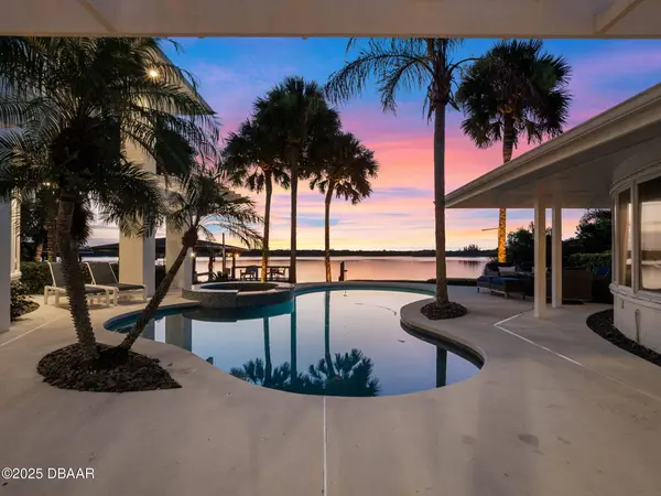 1215 Commodore DR, New Smyrna Beach, FL 32168