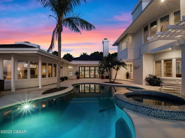 1215 Commodore DR, New Smyrna Beach, FL 32168