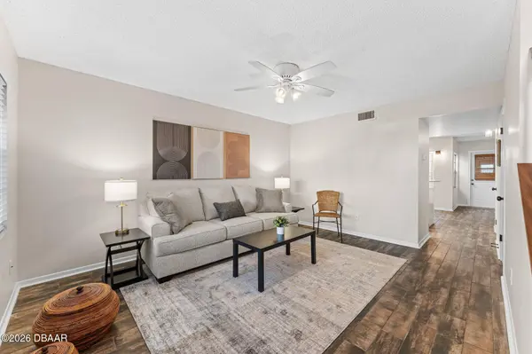 101 Pine ST #2, New Smyrna Beach, FL 32169