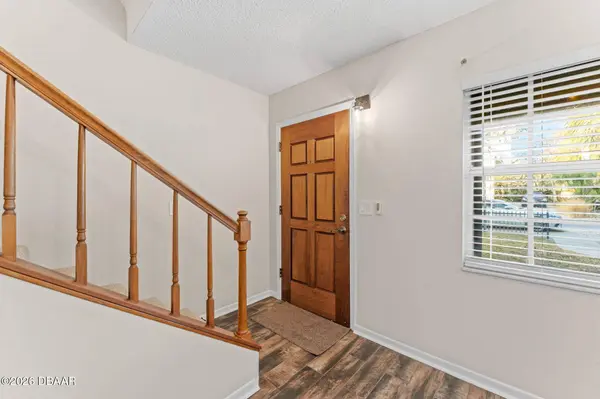 101 Pine ST #2, New Smyrna Beach, FL 32169