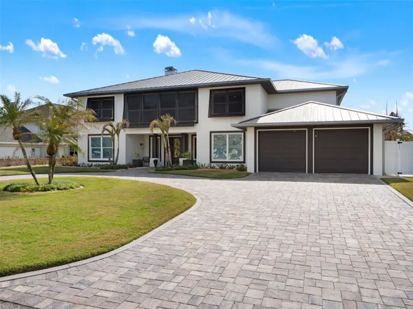 1214 COMMODORE DR, New Smyrna Beach, FL 32168