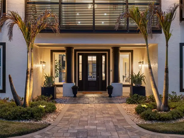 1214 COMMODORE DR, New Smyrna Beach, FL 32168