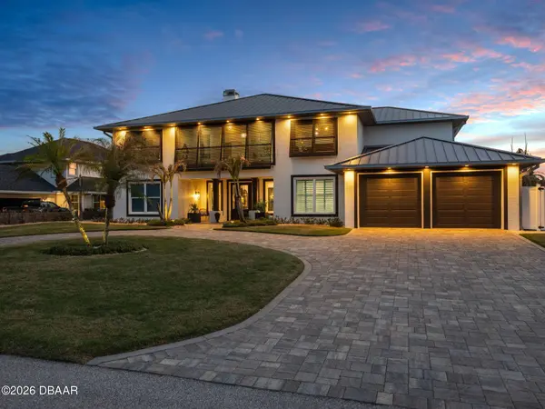 1214 Commodore DR, New Smyrna Beach, FL 32168