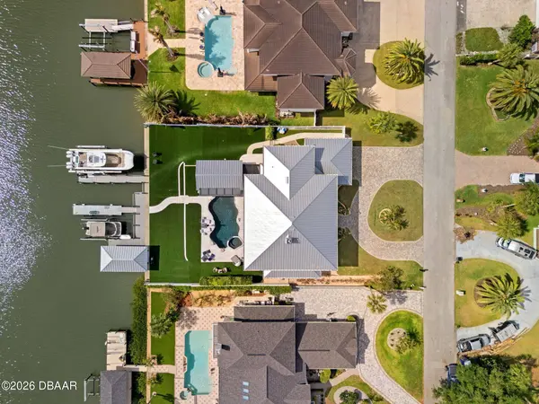 1214 Commodore DR, New Smyrna Beach, FL 32168