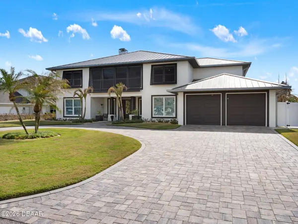 1214 Commodore DR, New Smyrna Beach, FL 32168
