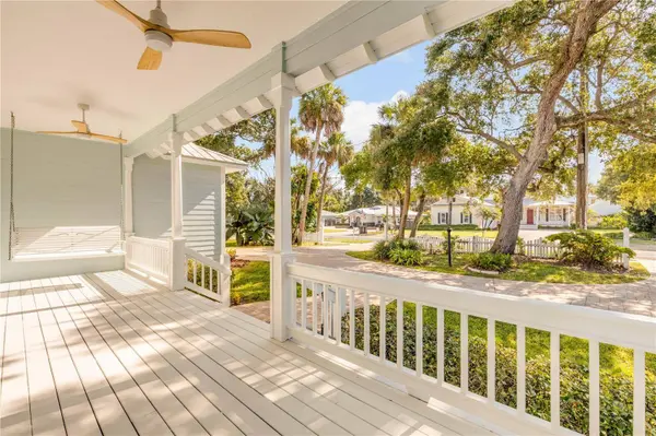 410 S PENINSULA AVE, New Smyrna Beach, FL 32169