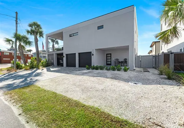 429 COLUMBUS AVE, New Smyrna Beach, FL 32169