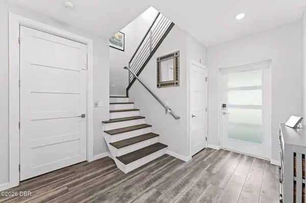 429 Columbus AVE, New Smyrna Beach, FL 32169