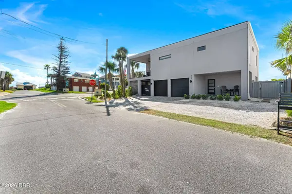 429 Columbus AVE, New Smyrna Beach, FL 32169