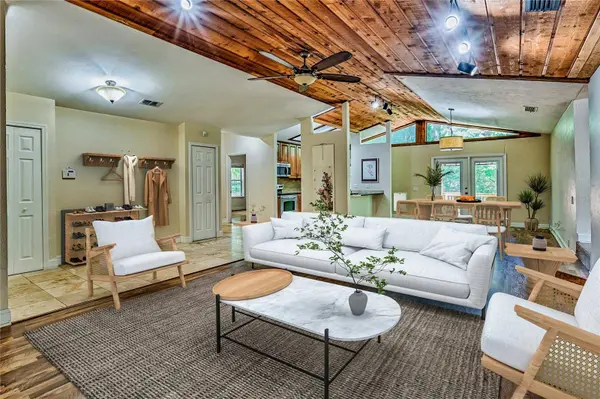 102 NW 28TH TER, Gainesville, FL 32607