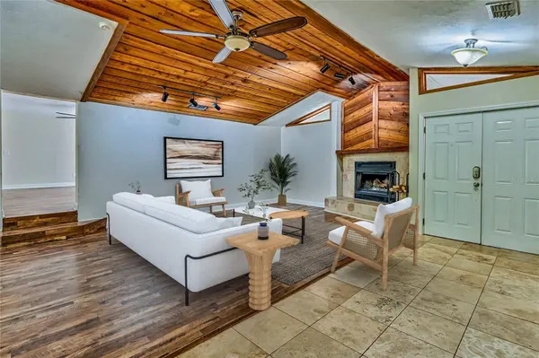 102 NW 28TH TER, Gainesville, FL 32607