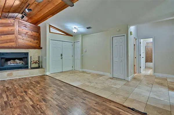 102 NW 28TH TER, Gainesville, FL 32607