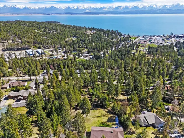140 Wulff LN, Lakeside, MT 59922