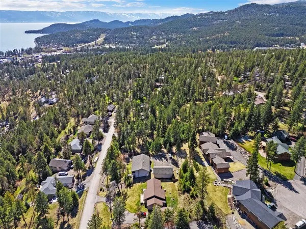 140 Wulff LN, Lakeside, MT 59922