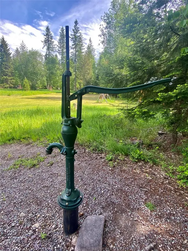 541 Alpine DR, Bigfork, MT 59911