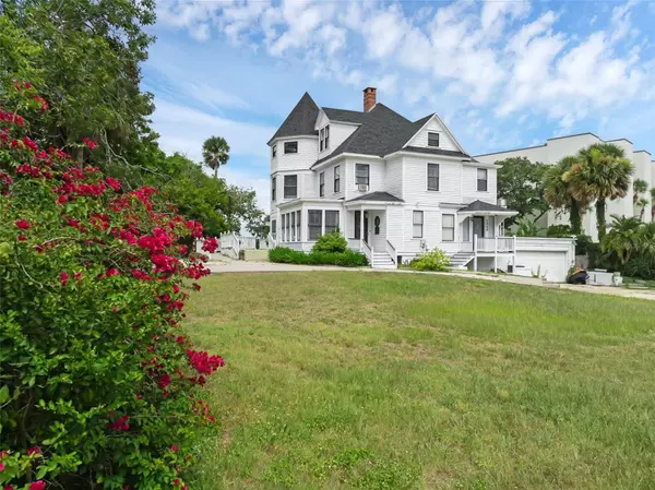 1000 S PENINSULA DR, Daytona Beach, FL 32118