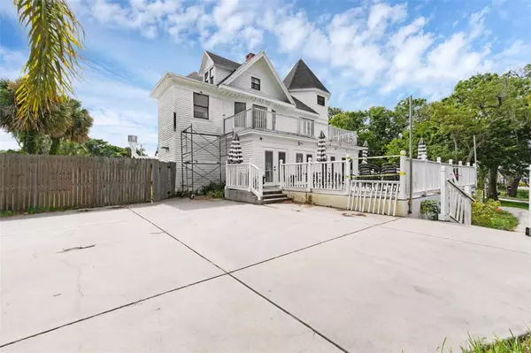 1000 S PENINSULA DR, Daytona Beach, FL 32118