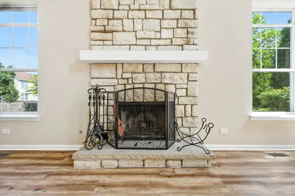 10592 Capitol LN, Huntley, IL 60142