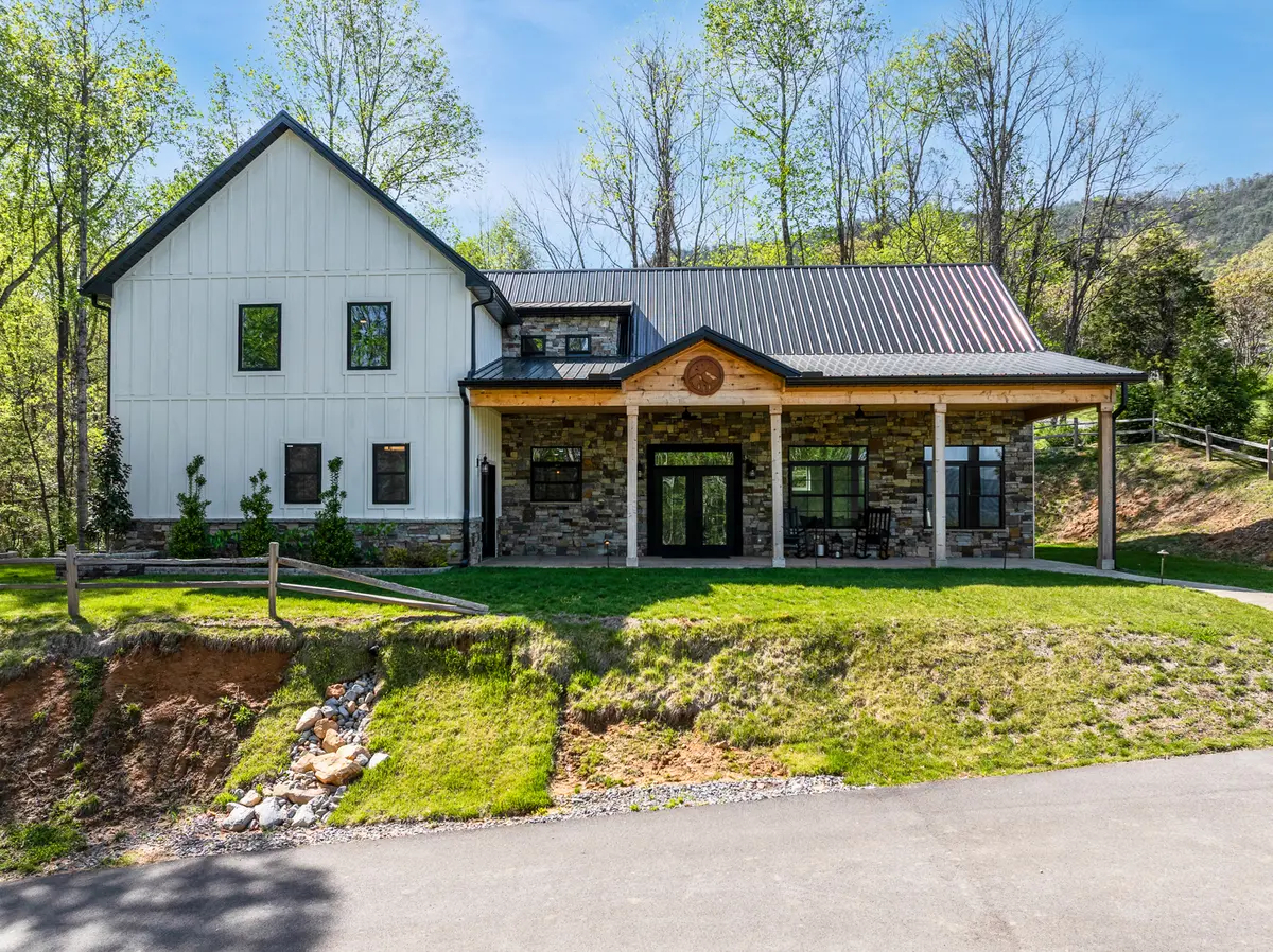 1580 Pinnacles Way, Newport, TN 37821