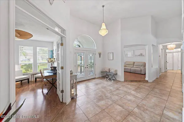 1085 Mercedes DR, Merritt Island, FL 32952