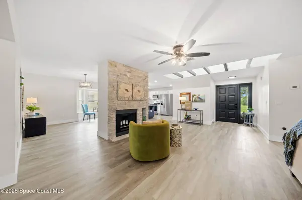 313 Evergreen ST NE, Palm Bay, FL 32907