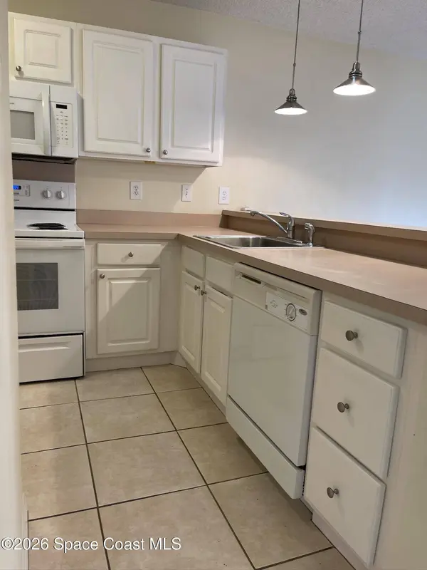 1495 Malibu CIR NE #102, Palm Bay, FL 32905