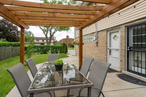 Morton Grove, IL 60053