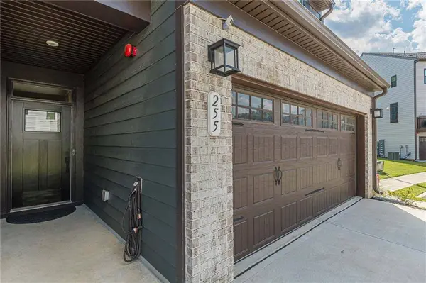 255 Climbing Ivy CIR, Fayetteville, GA 30214