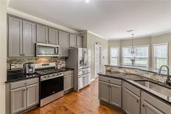 130 Victor LN, Fayetteville, GA 30214
