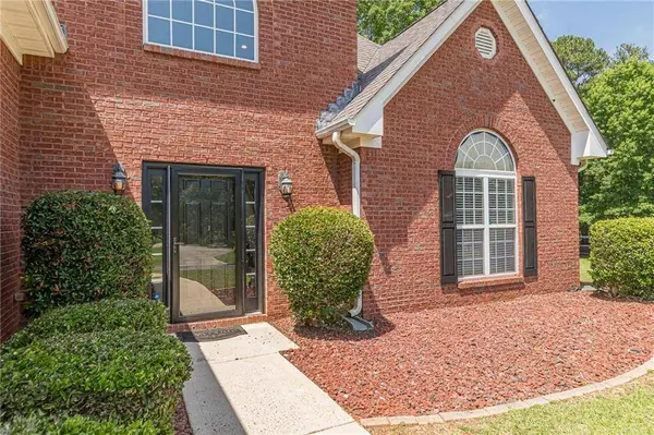 130 Victor LN, Fayetteville, GA 30214