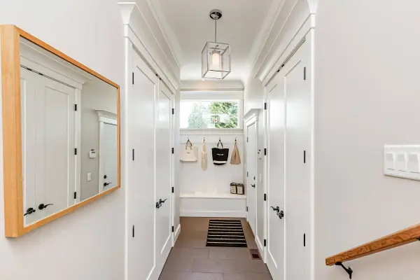 12579 26 AVE, Surrey, BC V4A 2K6