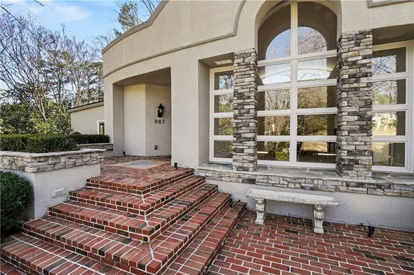 887 Berkshire RD NE, Atlanta, GA 30324