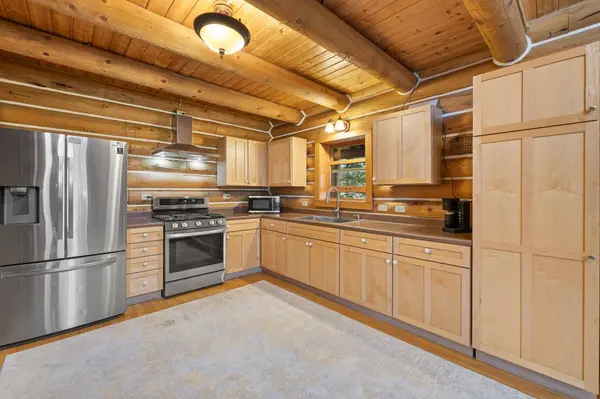 11706 E Paradise Drive, Hill City, SD 57745