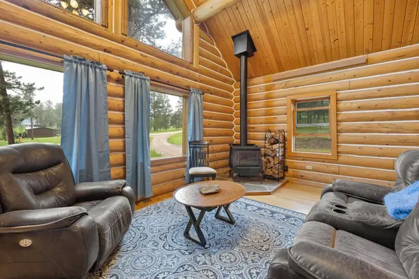 11706 E Paradise Drive, Hill City, SD 57745