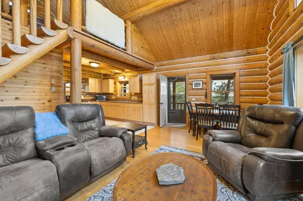 11706 E Paradise Drive, Hill City, SD 57745