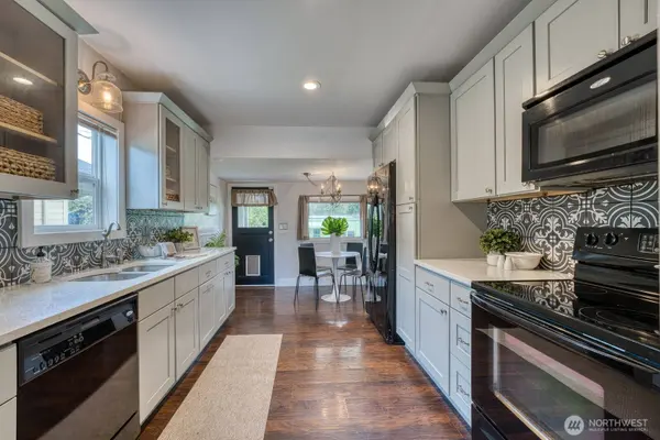 5617 Yakima AVE, Tacoma, WA 98408