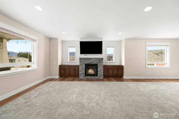 821 S Mary AVE, East Wenatchee, WA 98802