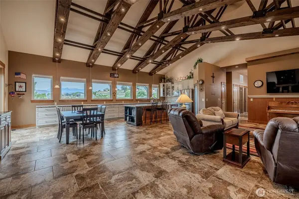 54 Shade Tree LN, Wenatchee, WA 98801