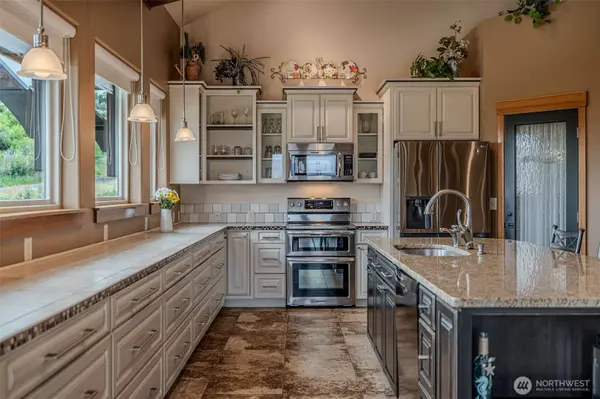 54 Shade Tree LN, Wenatchee, WA 98801