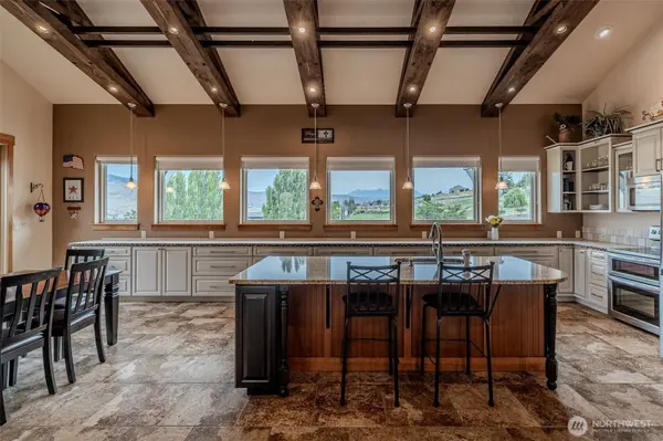 54 Shade Tree LN, Wenatchee, WA 98801