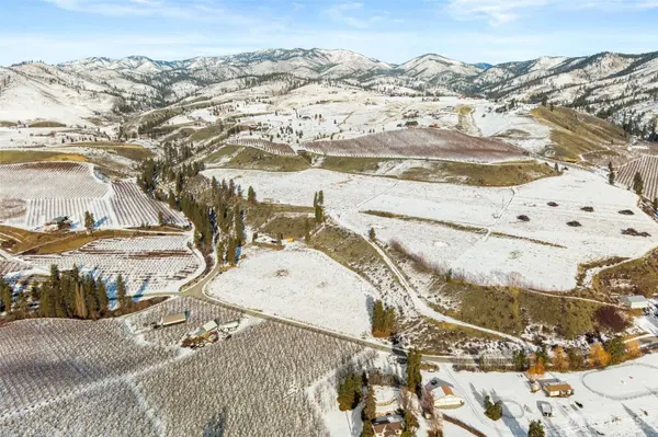 55 Swanson Gulch RD, Manson, WA 98831