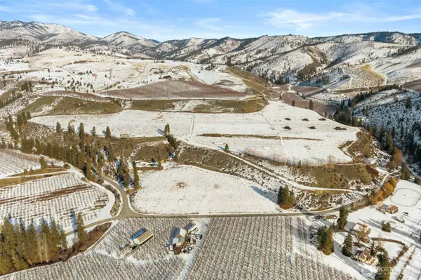 55 Swanson Gulch RD, Manson, WA 98831