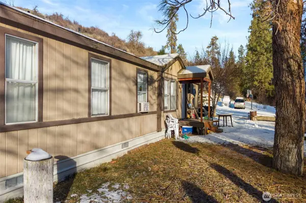 762 Boyd Loop RD, Manson, WA 98831