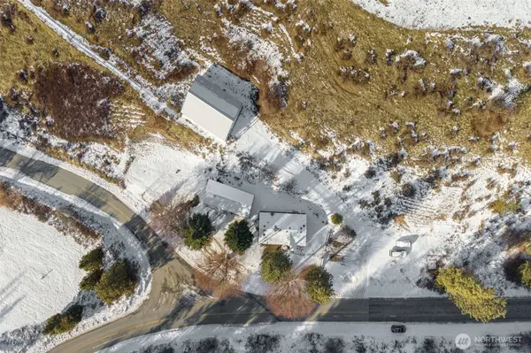 762 Boyd Loop RD, Manson, WA 98831