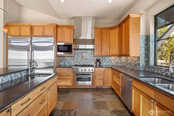 232 Crystal DR, Chelan, WA 98816