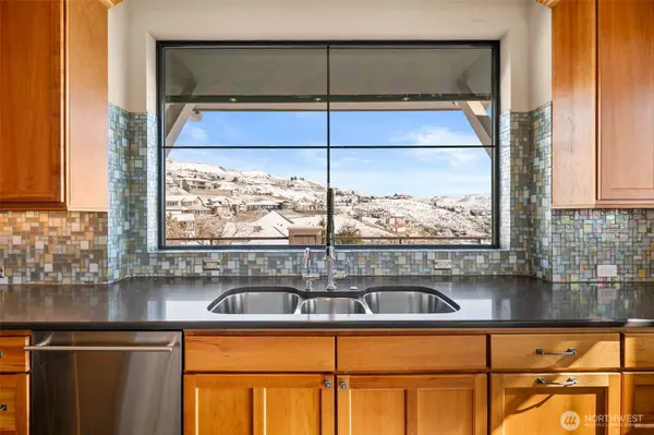 232 Crystal DR, Chelan, WA 98816