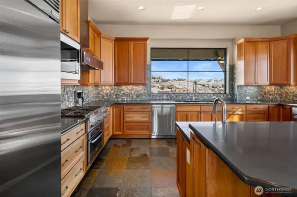 232 Crystal DR, Chelan, WA 98816