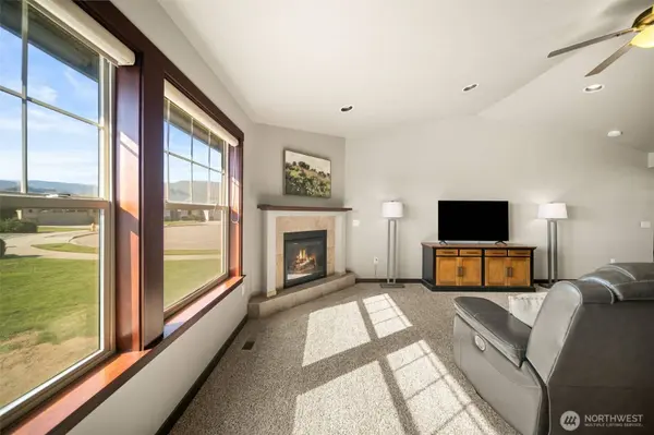 229 Sun Valley DR, Wenatchee, WA 98801