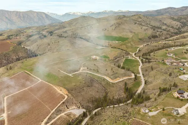 325 Rancho Perri LN, Manson, WA 98831